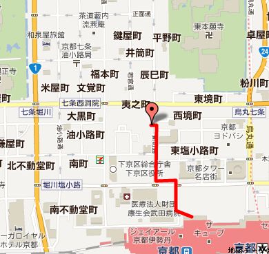 ���N���j�b�N���s